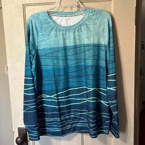 Women’s long sleeve pattern top- brand new